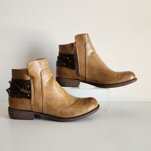 Boutique by Corkys Brown Boho Chic Ankle Bootie Size 9